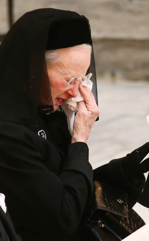 Queen Margrethe Ii Weeps During Prince Henrik S Funeral E Online